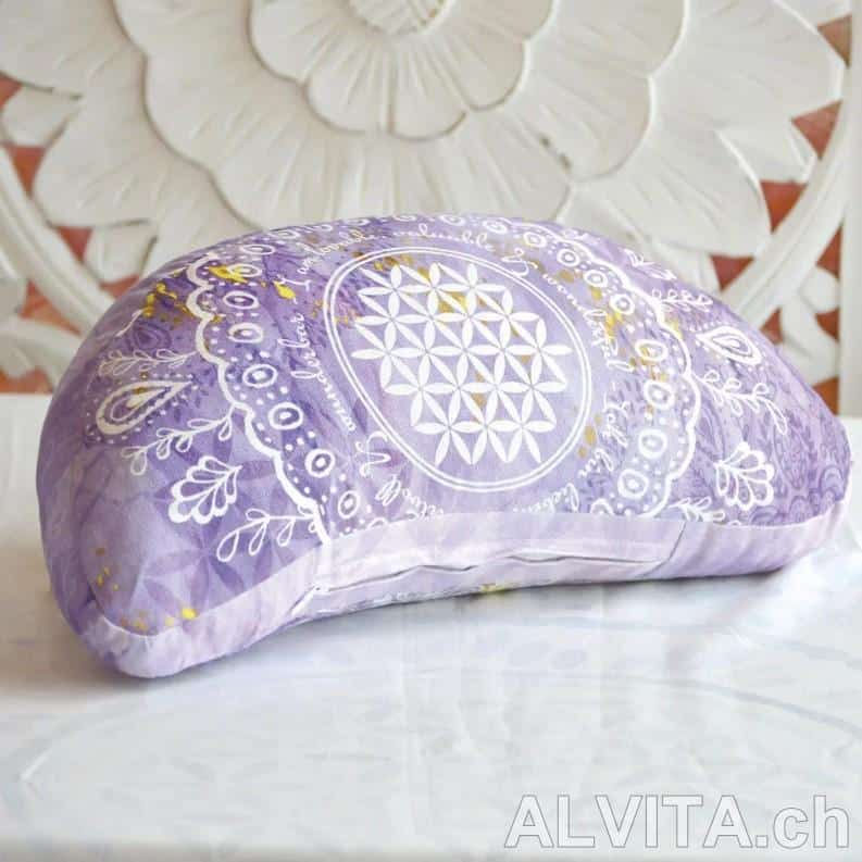 flieder halbmond Meditationskissen Meditationskissen Halbmond in flieder 40 x10 cm von The Spirit of OM – Bild 1