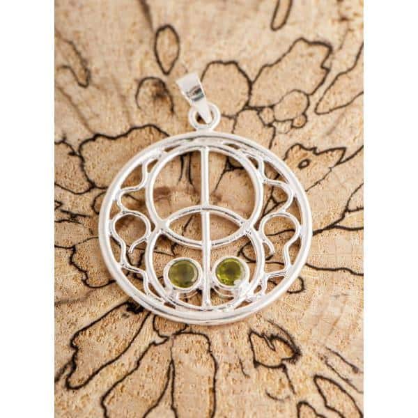 Avalon-Anhynger-mit-Peridot-1.jpg Avalon Anhänger mit Peridot