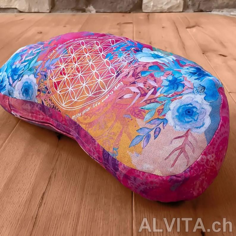 Meditationskissen Halbmond in pink-bunt 40 x10 cm von The Spirit of OM – Bild 1